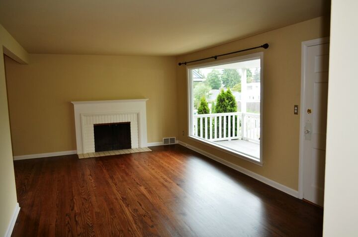 Property Photo: 7048 55th Ave NE WA 98115