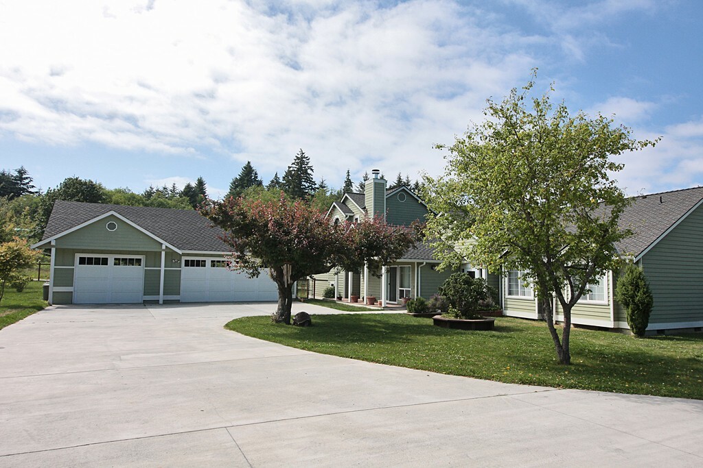 Property Photo:  1556 Beauregard Dr  WA 98249 