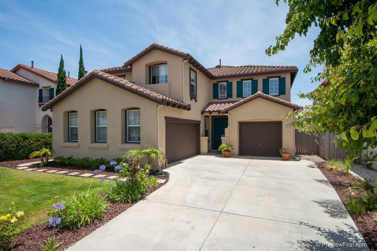 Property Photo:  2275 Paseo Saucedal  CA 92009 