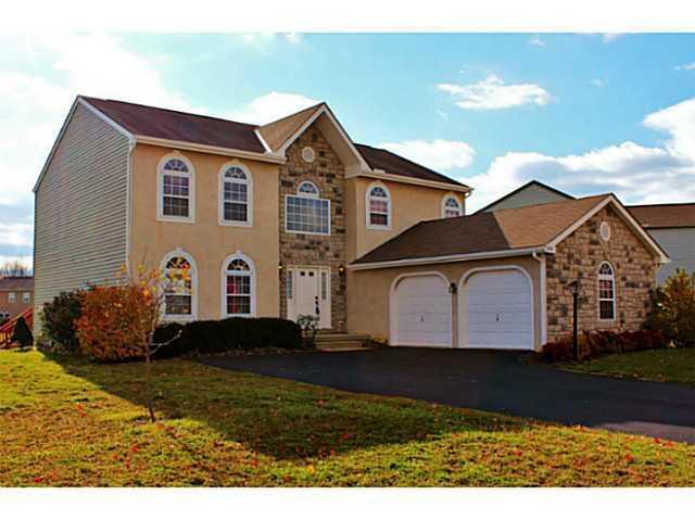 Property Photo: 188 Heathermere Loop OH 43021