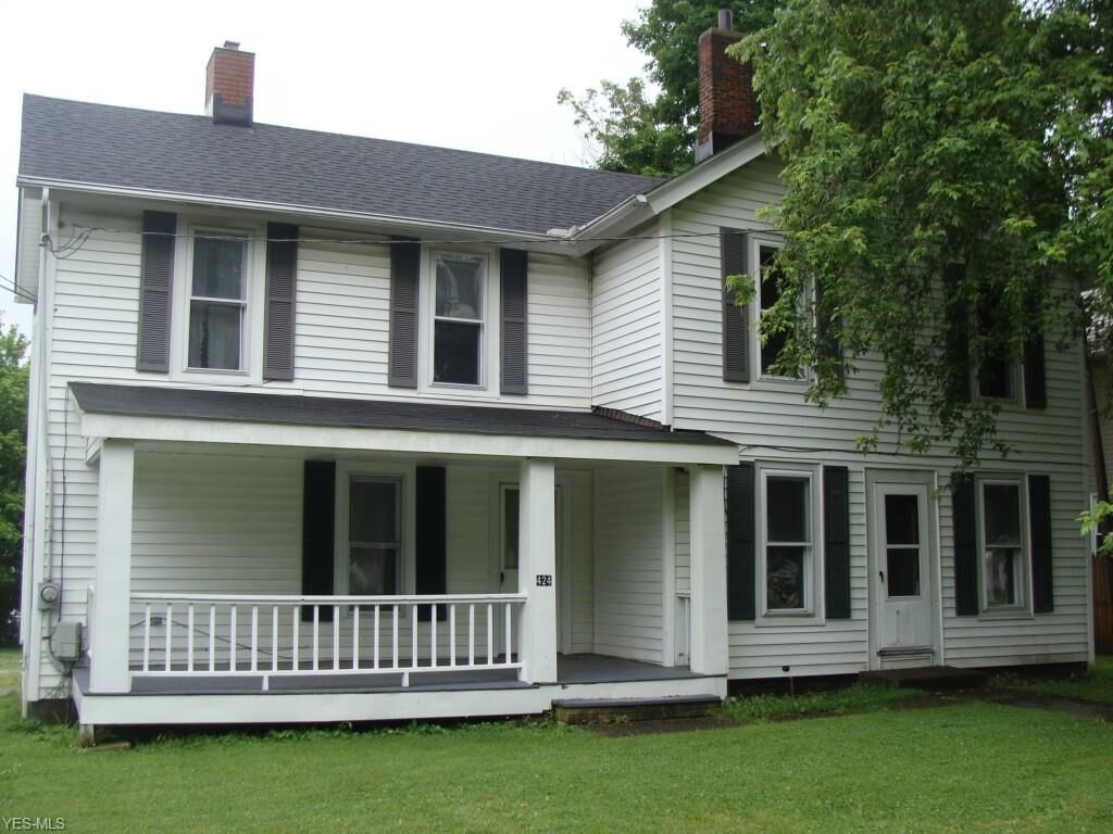 Property Photo:  424 Cleveland Road  OH 44266 