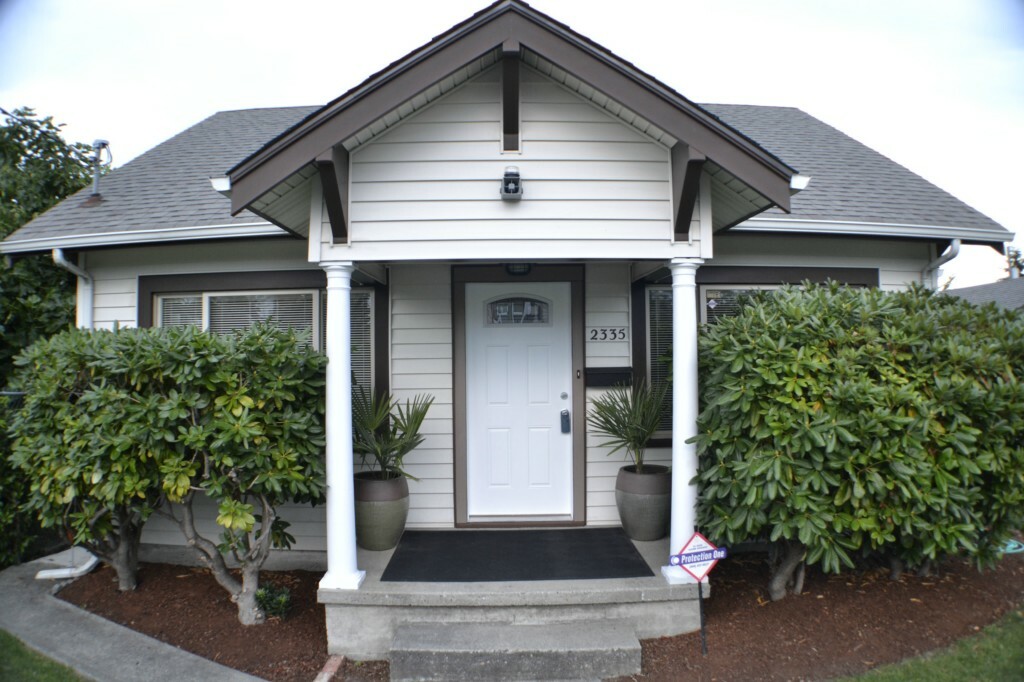 Property Photo:  2335 S Hosmer St  WA 98405 