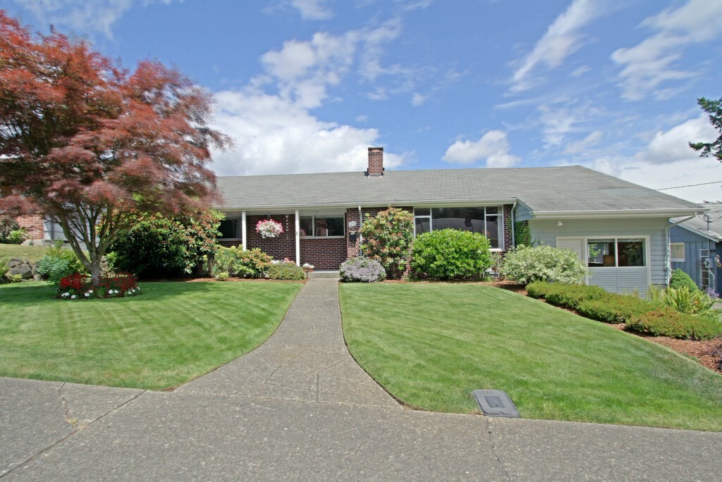 Property Photo:  1217 Princeton St  WA 98466 