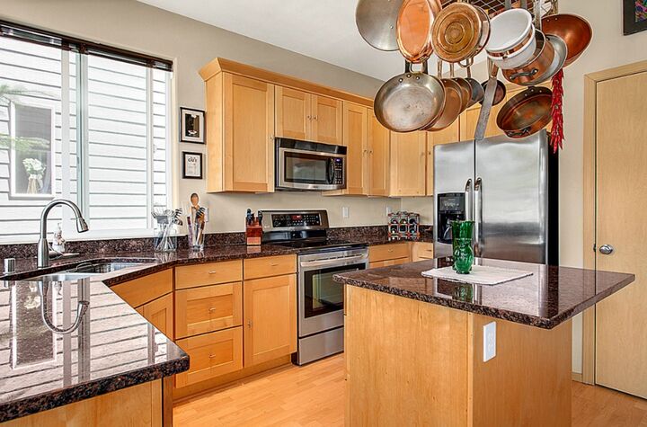 Property Photo:  26811 225th Place SE  WA 98038 