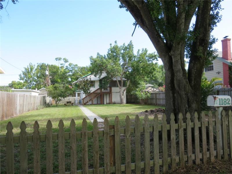 Property Photo: 1182 24th Avenue N FL 33704