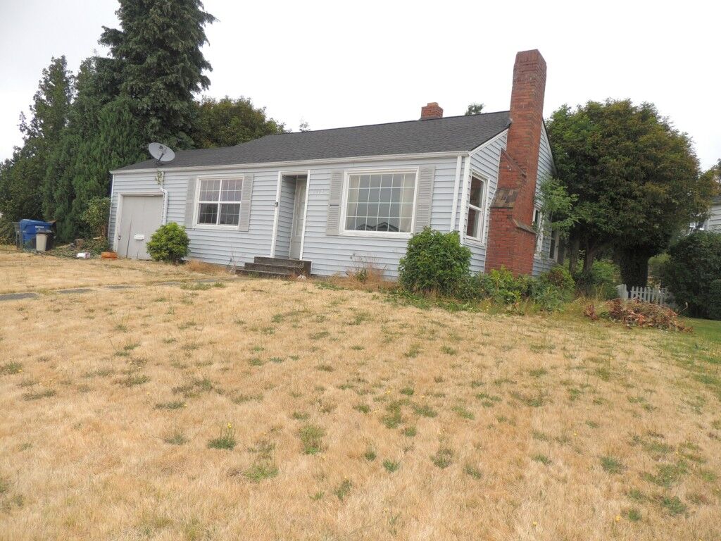 Property Photo:  2002 S Brandon Street  WA 98108 