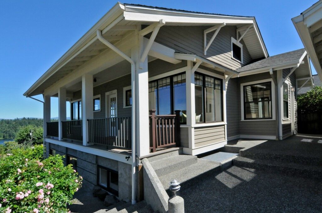 Property Photo: 5243 S Pearl St WA 98118