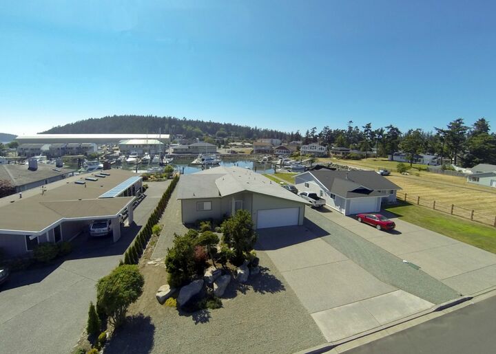 Property Photo: 1906 Cay Wy WA 98221