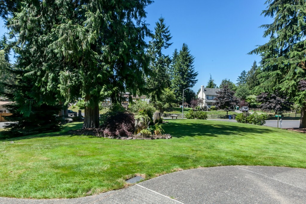 Property Photo: 11512 18th Place SE WA 98258
