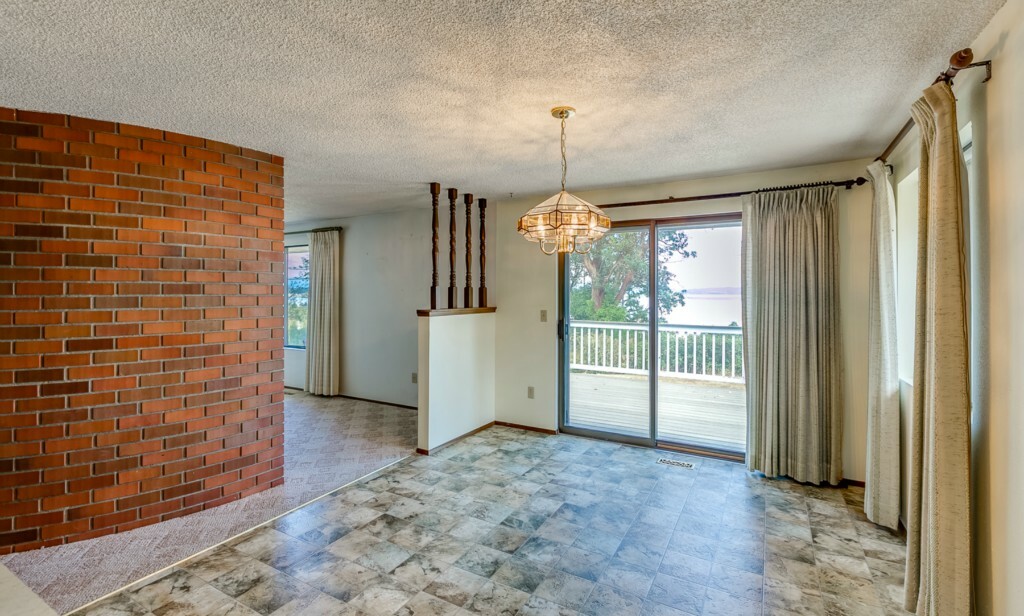 Property Photo: 642 Moe Rd WA 98282