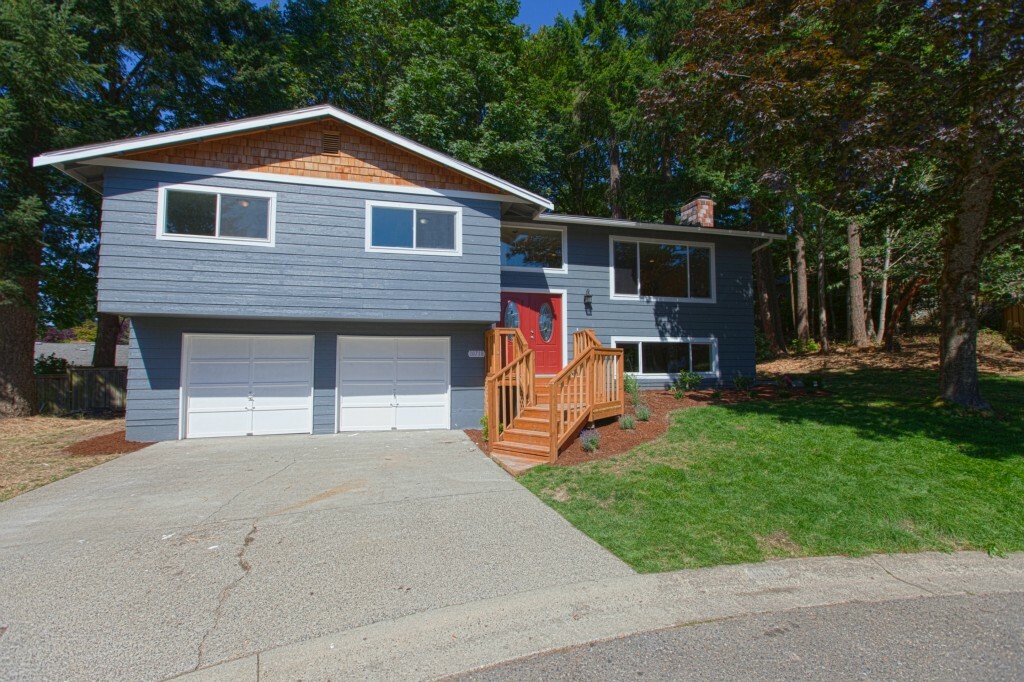 Property Photo:  10718 166th Ct NE  WA 98052 