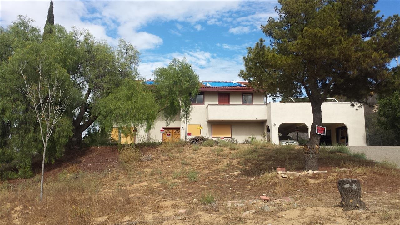 Property Photo: 616 El Paseo CA 92084