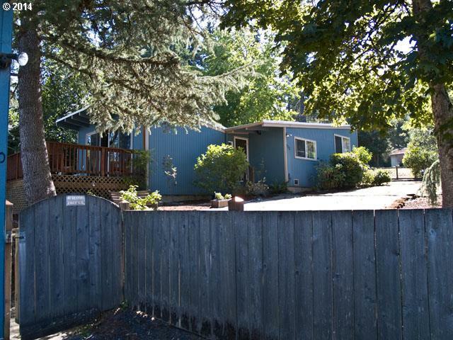 Property Photo:  700 Crest Dr  OR 97405 