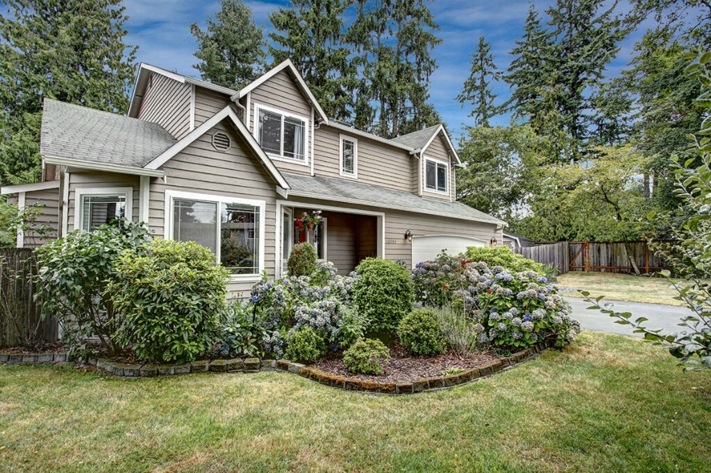 Property Photo: 12203 Densmore Ave N WA 98133