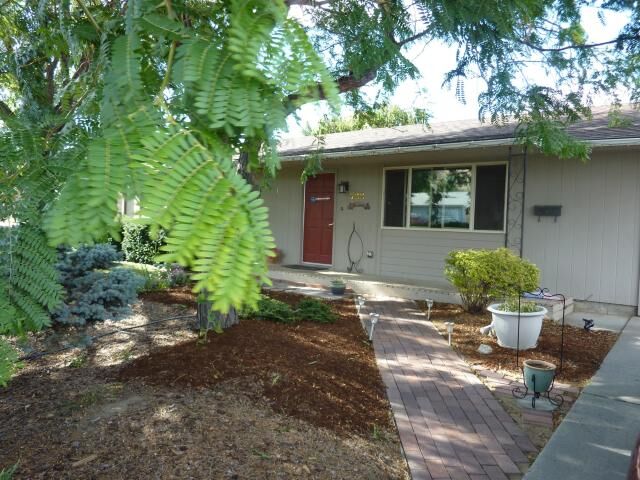 Property Photo:  722 Schons Place  WA 98801 