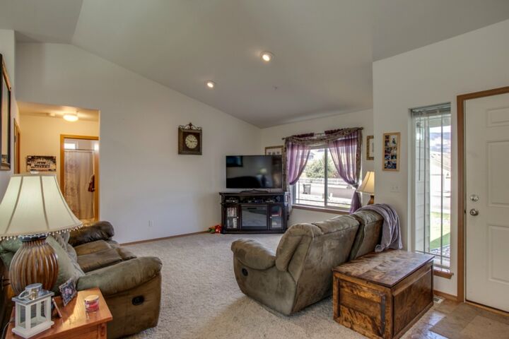 Property Photo:  2378 Silo Dr  WA 98802