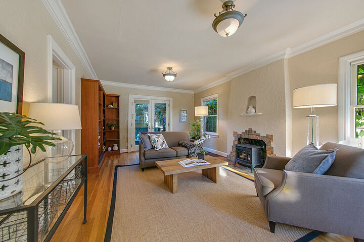 Property Photo: 7225 Sycamore Ave NW WA 98117