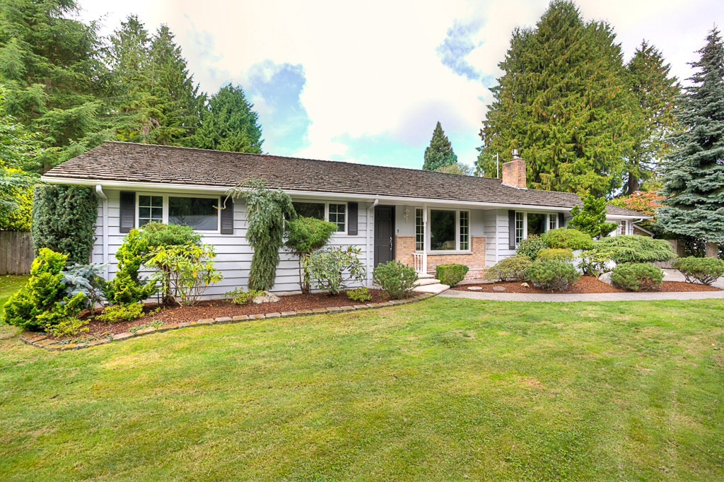 Property Photo:  20500 85th Place W  WA 98026 