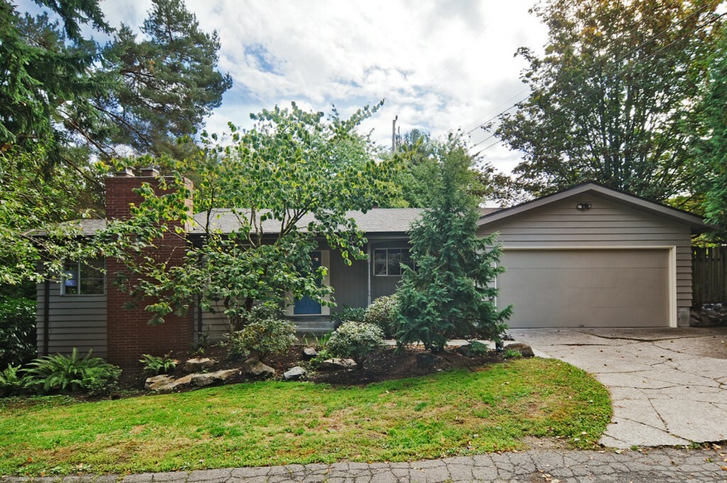 Property Photo:  4311 NE 85th St  WA 98115 