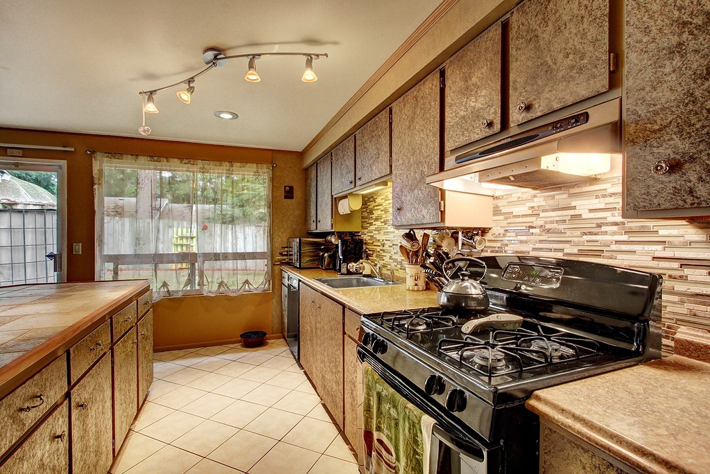 Property Photo: 18621 SE 265th St WA 98042