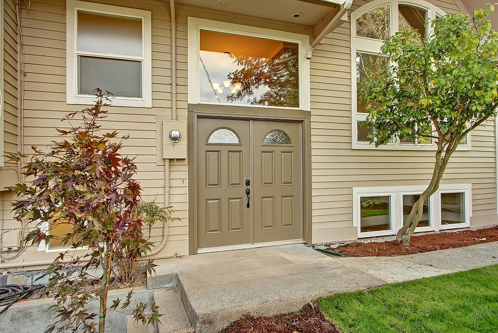 Property Photo:  4415 S Ferdinand St  WA 98118 