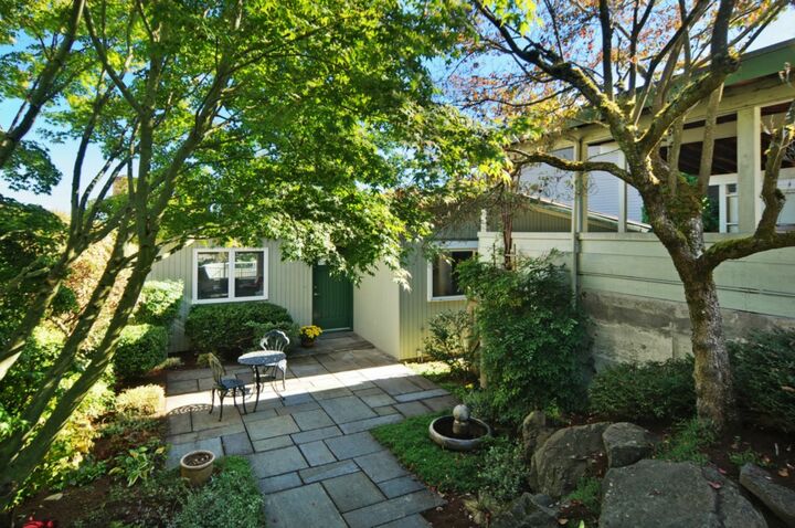 7330 57th Ave NE  Seattle WA 98115 photo