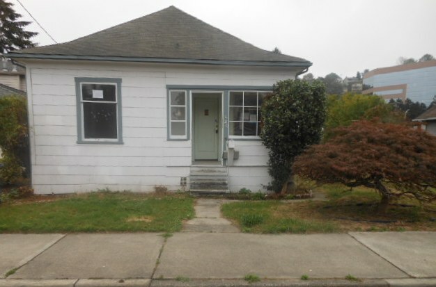 Property Photo:  520 Williams Ave S  WA 98057 