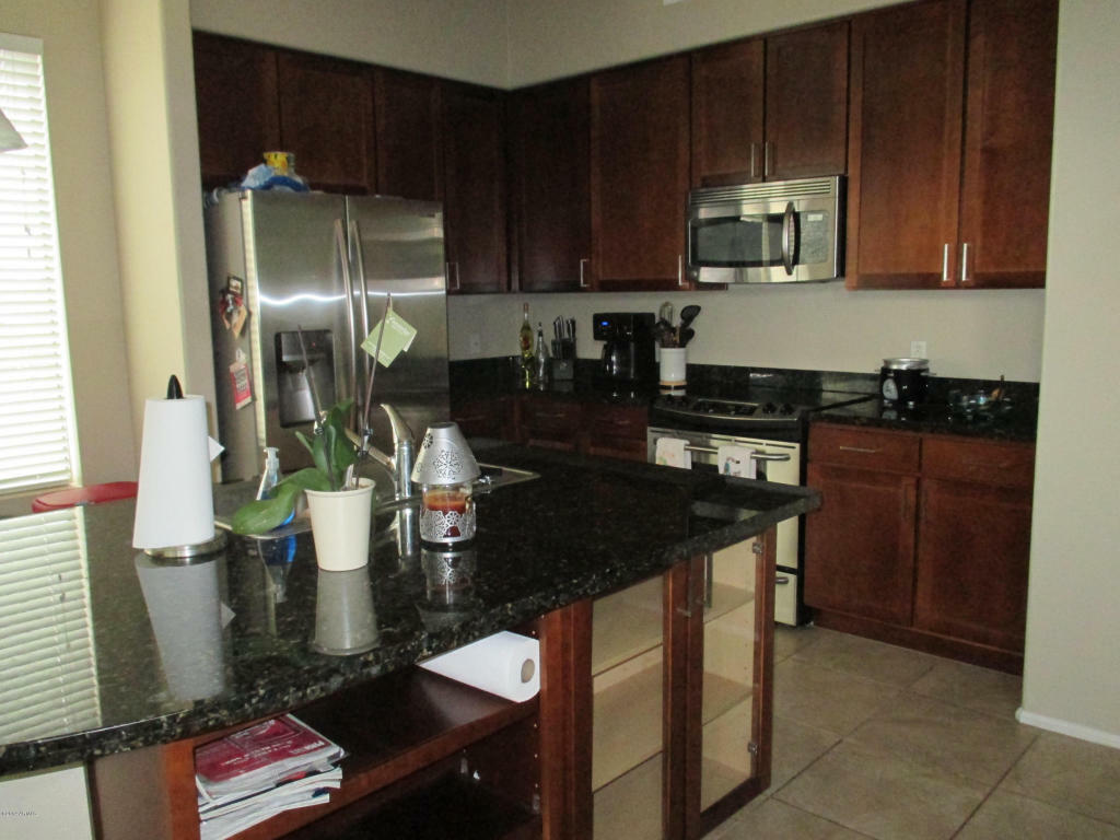 Property Photo:  6605 N 93rd Avenue 1001  AZ 85305 