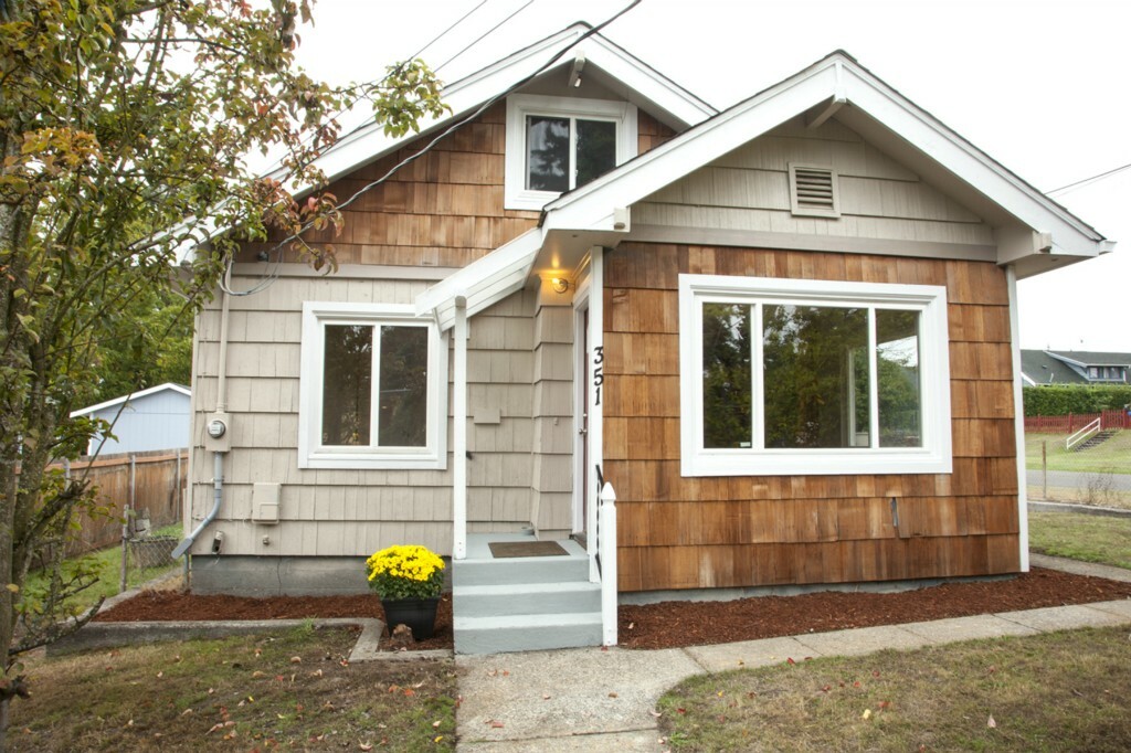 Property Photo:  351 E 37th St  WA 98404 