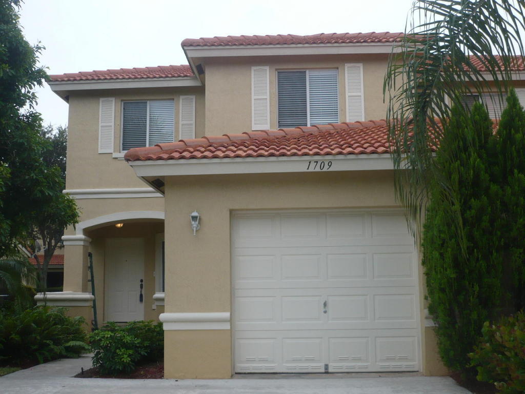 Property Photo: 1709 Arezzo Circle FL 33436