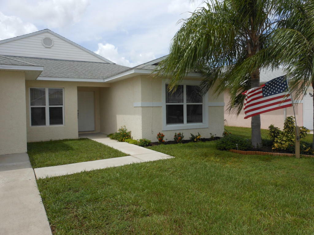 Property Photo: 6625 Alheli Court FL 34951
