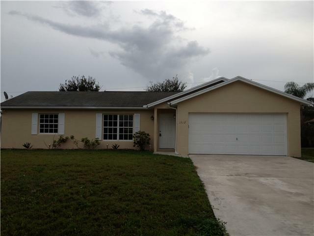 Property Photo:  1712 SW Finch  FL 34953 