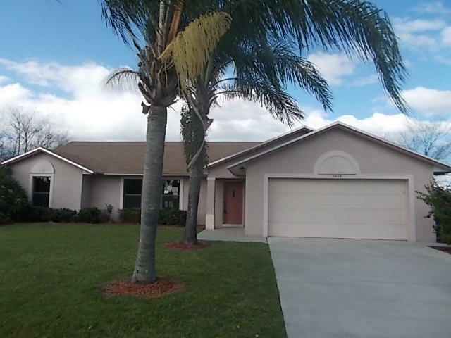 Property Photo:  1489 SE Westmoreland Boulevard  FL 34952 