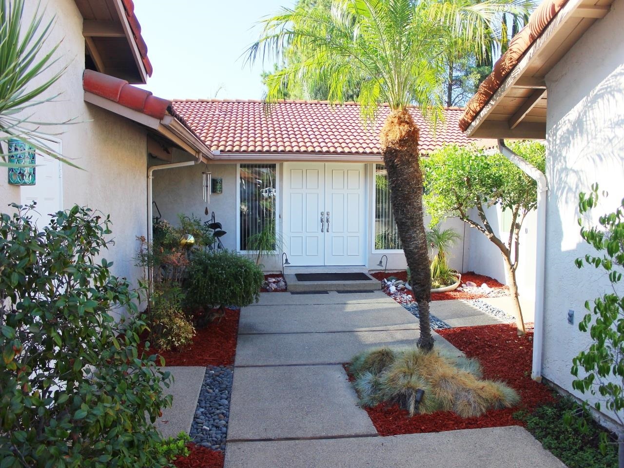 Property Photo:  1975 Altozano Drive  CA 92020 