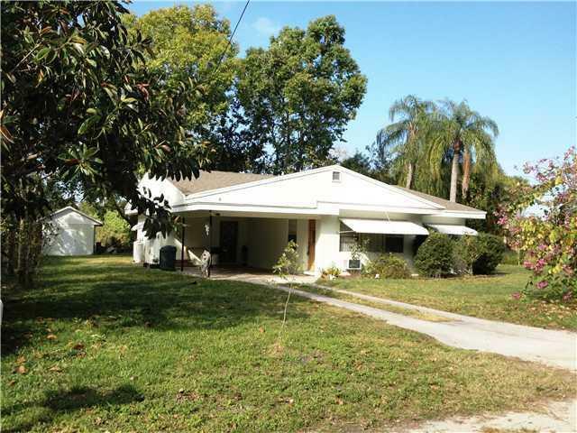 Property Photo: 519 SW Linden Street FL 34997