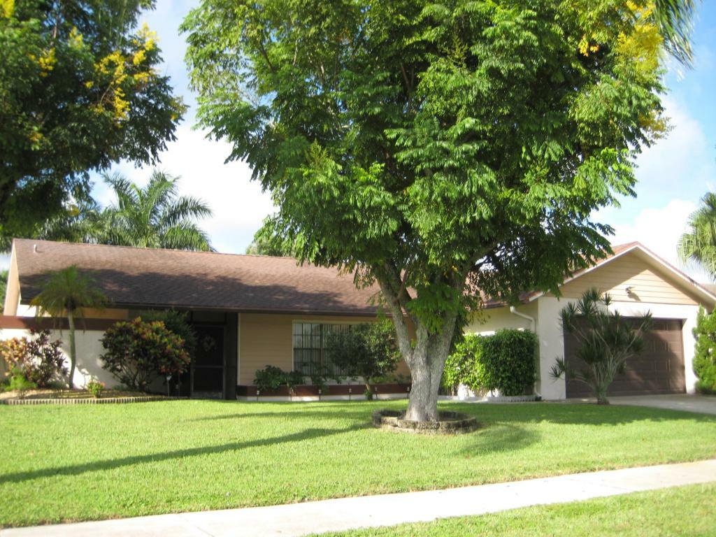 Property Photo:  1391 Pinetta Circle  FL 33414 