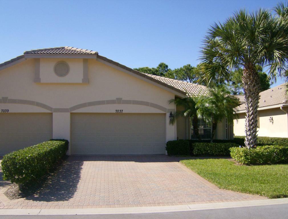 Property Photo:  7037 Willow Pine Way  FL 34986 