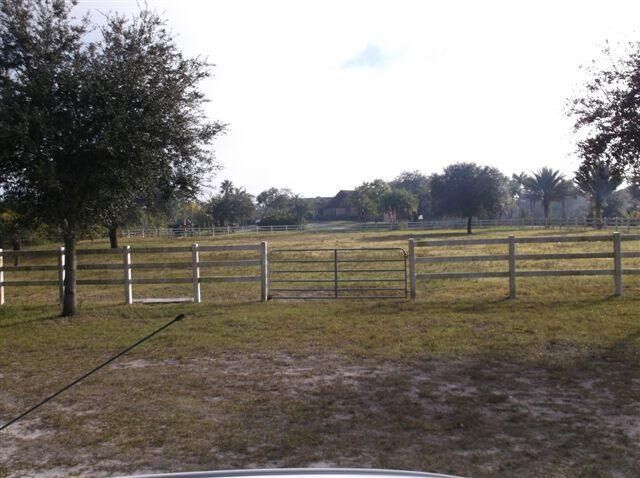 Property Photo: 10075 SW Green Ridge Lane FL 34990