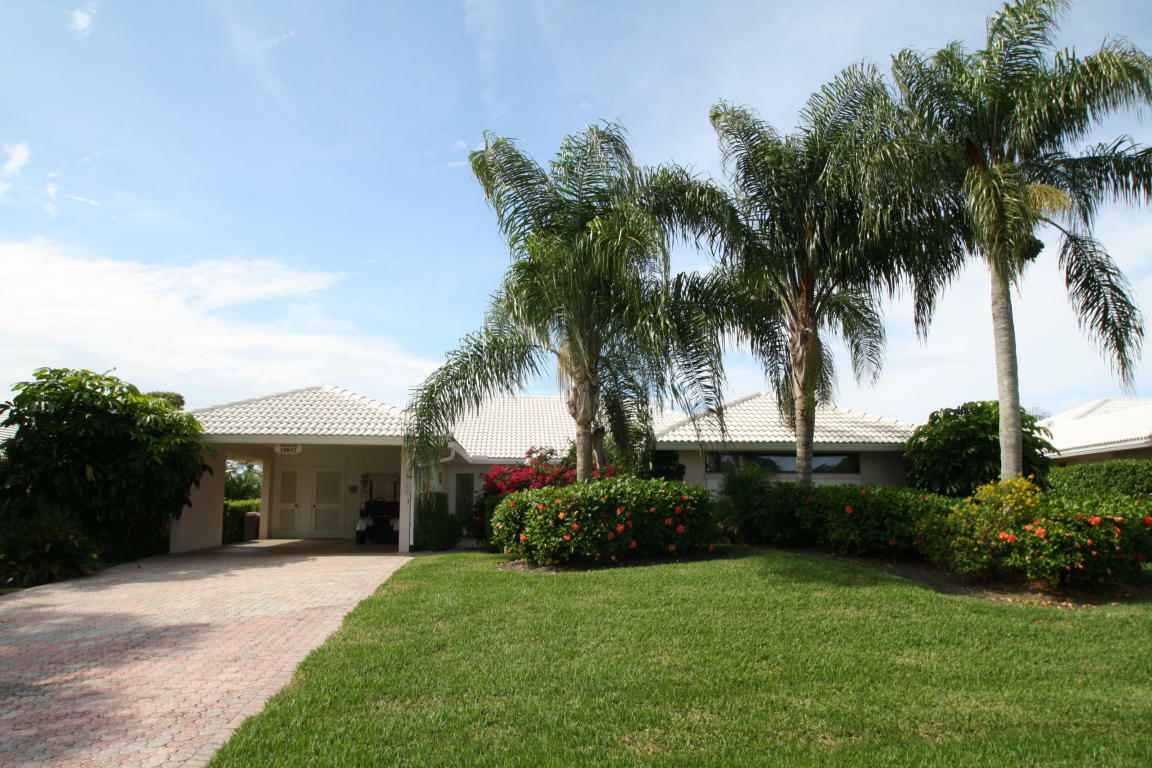 Property Photo: 10892 Tamarisk Trail FL 33436