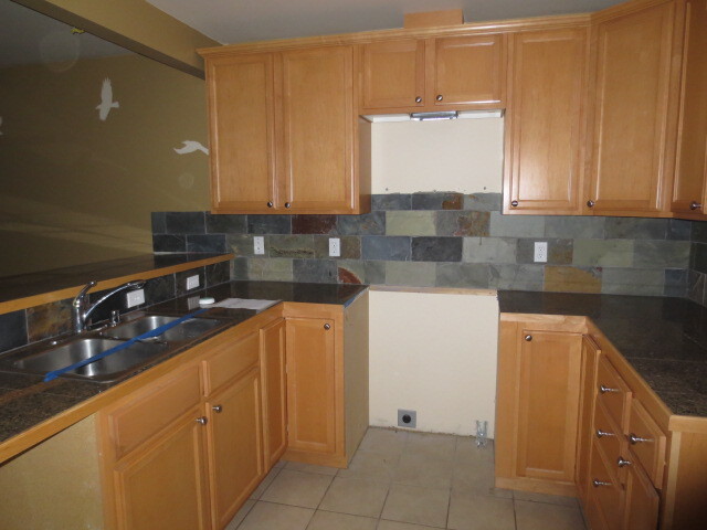 Property Photo: 7220 Rainier Dr 103 WA 98203