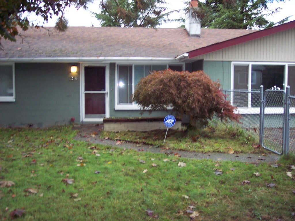 Property Photo:  1216 S 116th St  WA 98168 