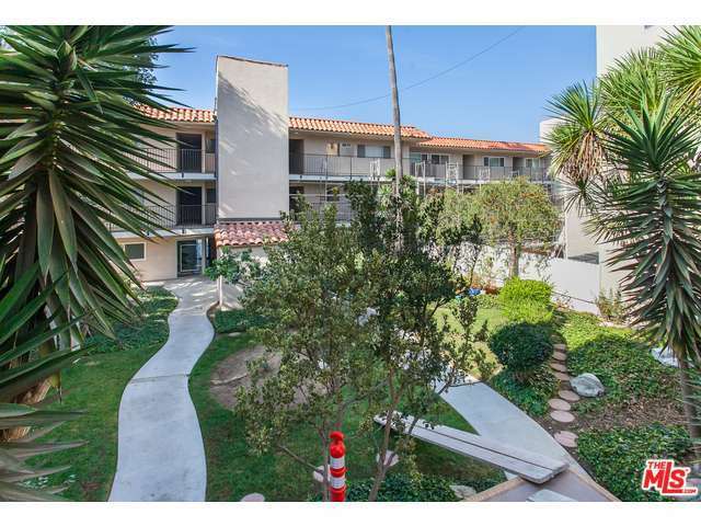 Property Photo: 1720 Ardmore Ave 203 CA 90254