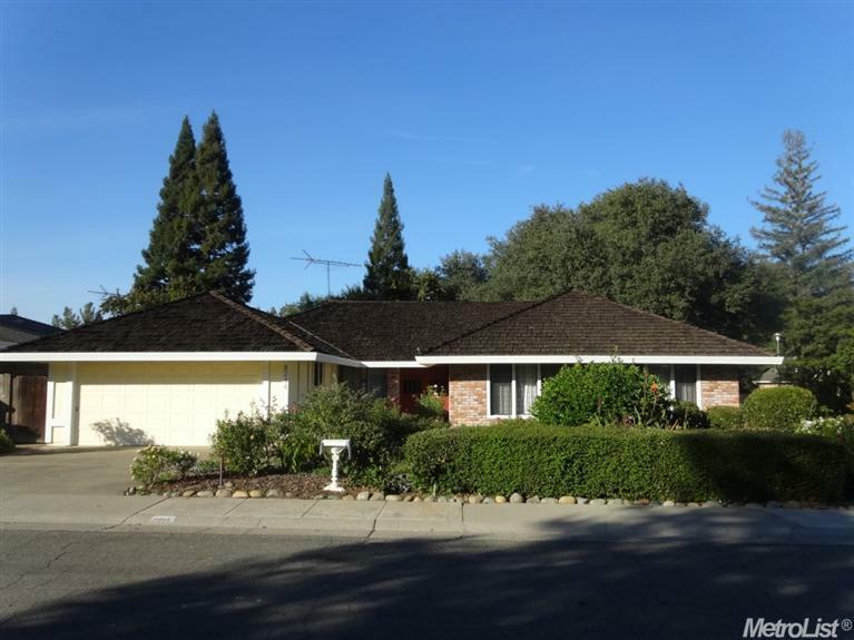 Property Photo:  8244 Sunbonnet Drive  CA 95628 