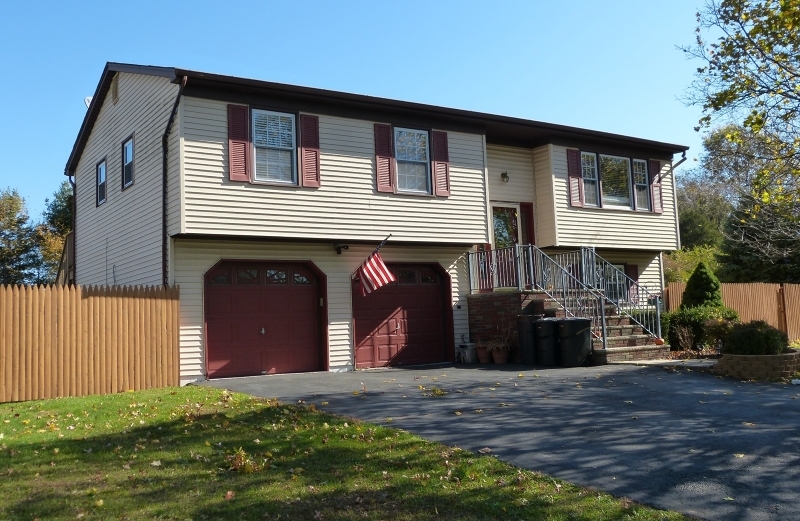 Property Photo:  11 Londonderry Dr  NJ 08822 