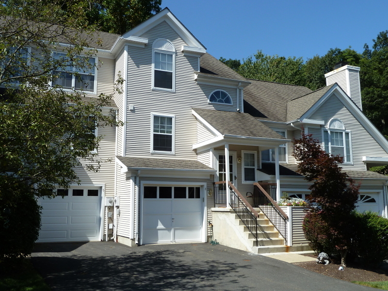 Property Photo:  4 Ajax Ct  NJ 07840 