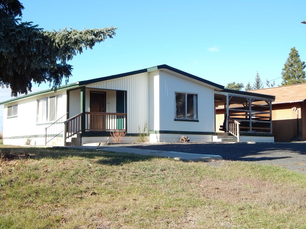 Property Photo:  505 W Locust St  WA 98858
