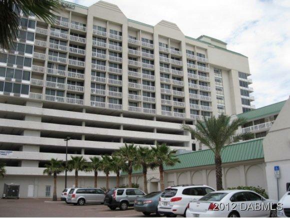 Property Photo: 2700 N Atlantic Avenue FL 32118