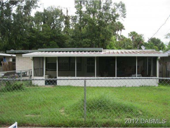 Property Photo: 769 Greenway Place FL 32114