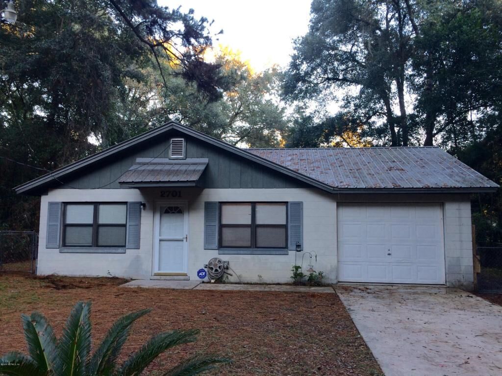 Property Photo: 2701 S Palm Avenue FL 32177