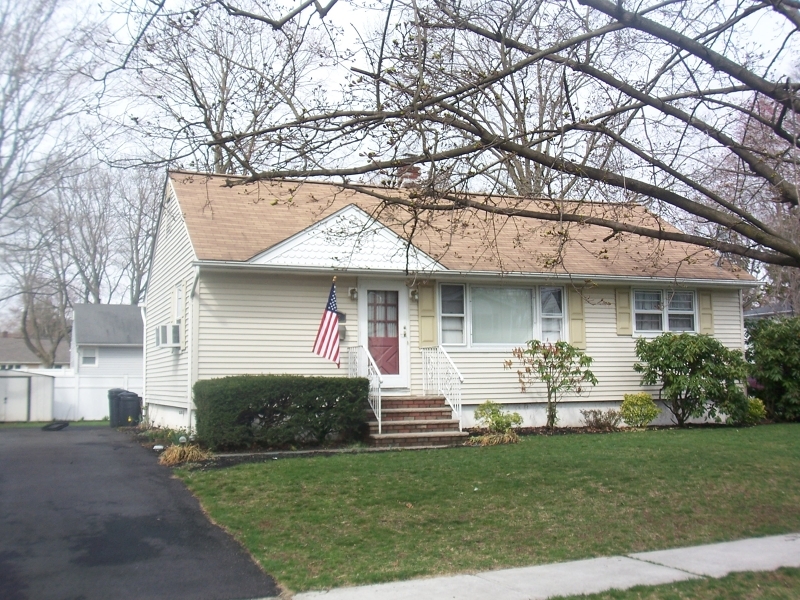 Property Photo:  202 Olive Ave  NJ 07442 